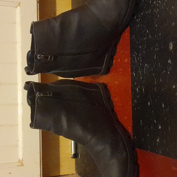 Shoes - Picture 3 of 3